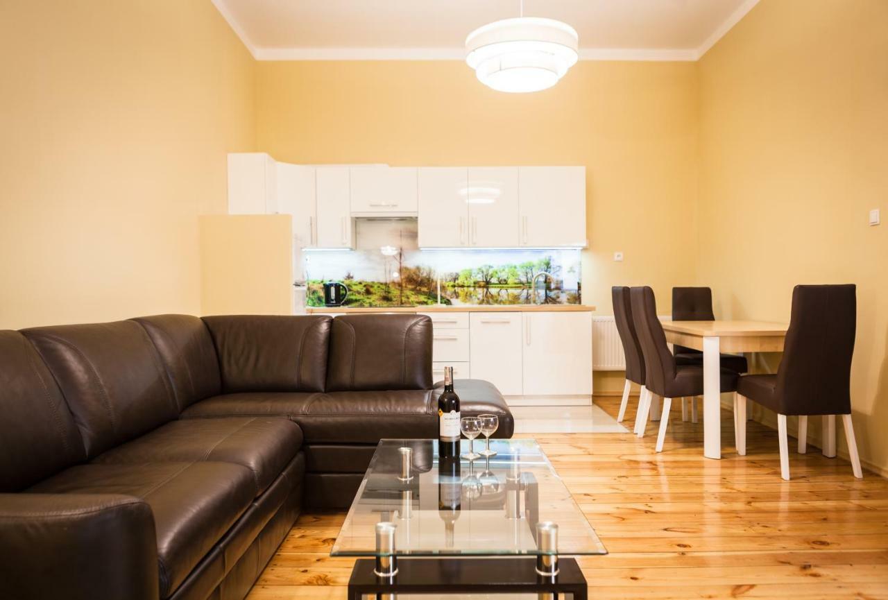 Apartamento Czar Garbar Poznan Exterior foto
