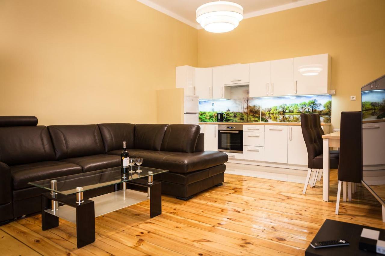 Apartamento Czar Garbar Poznan Exterior foto